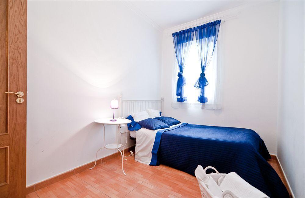 Apartamentos Aqui Me Quedo Madrid Exterior photo