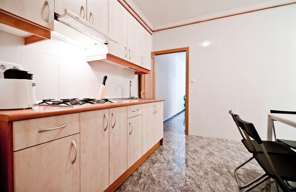 Apartamentos Aqui Me Quedo Madrid Exterior photo